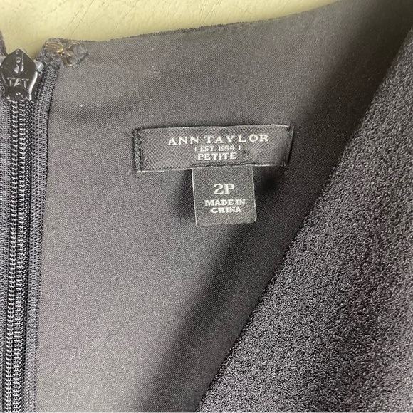 Ann Taylor Petite Black & White Sleeveless Peplum Dress Surplice Top Size 2 P - Picture 11 of 17
